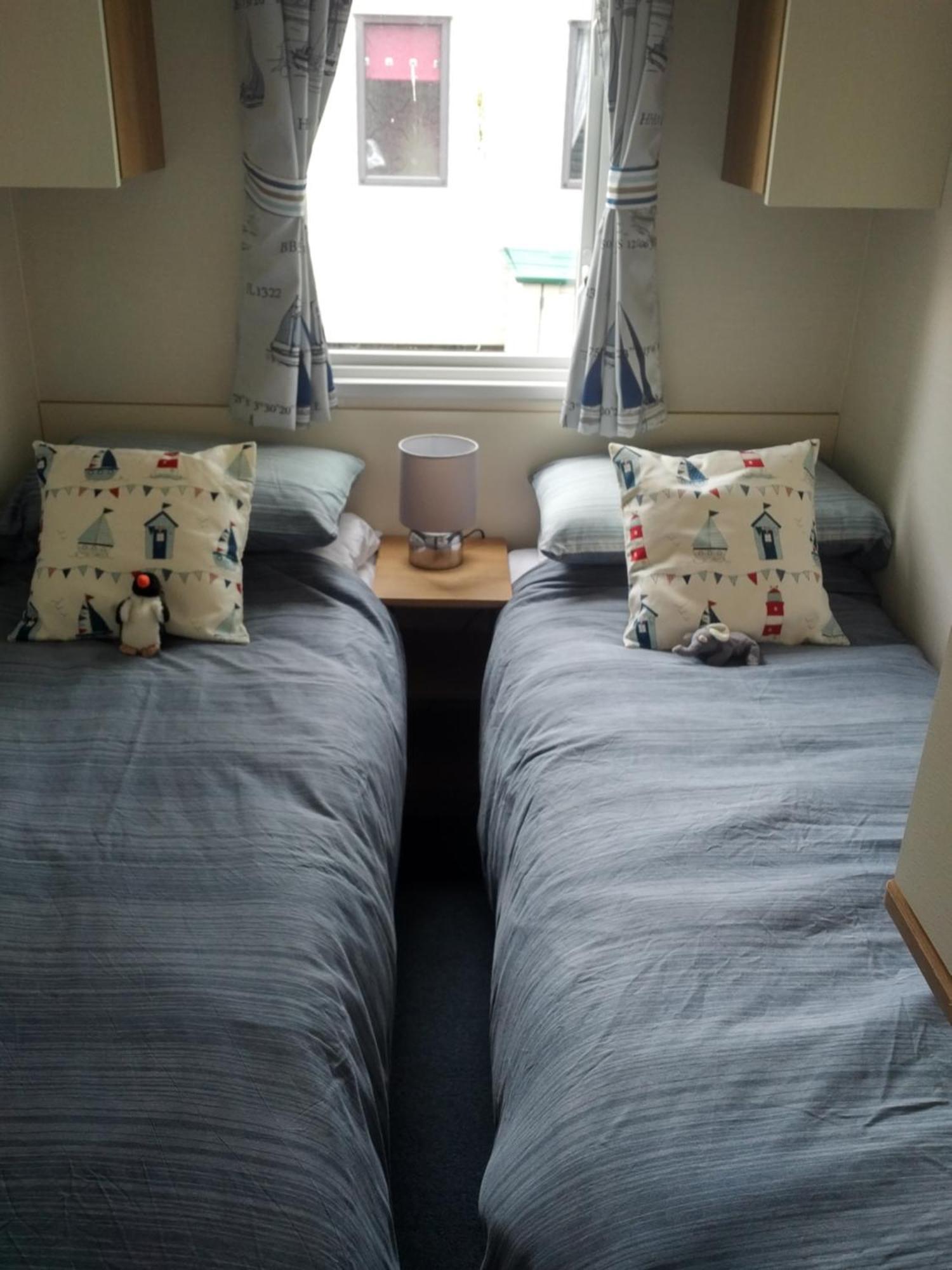 Haggerston Lola The Lodge And Betty The Van Cheswick  Номер фото